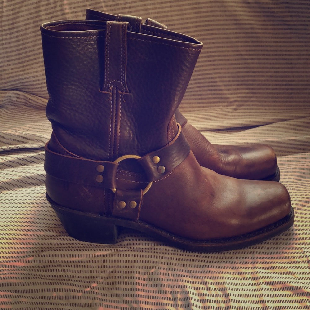 Frye Harness 8R W